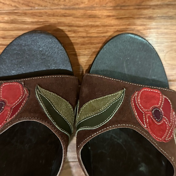 Coach Floral Suede Patchwork Wooden Wedge Sandal Size 6.5 - Picture 4 of 15